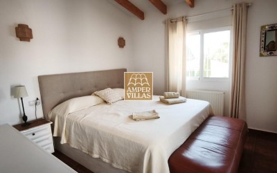 Spacious villa with guest apartment within short distance of the center of Altea la Vella.